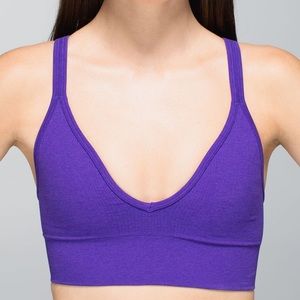 Lululemon Seamlessly Plunge Bra 💜